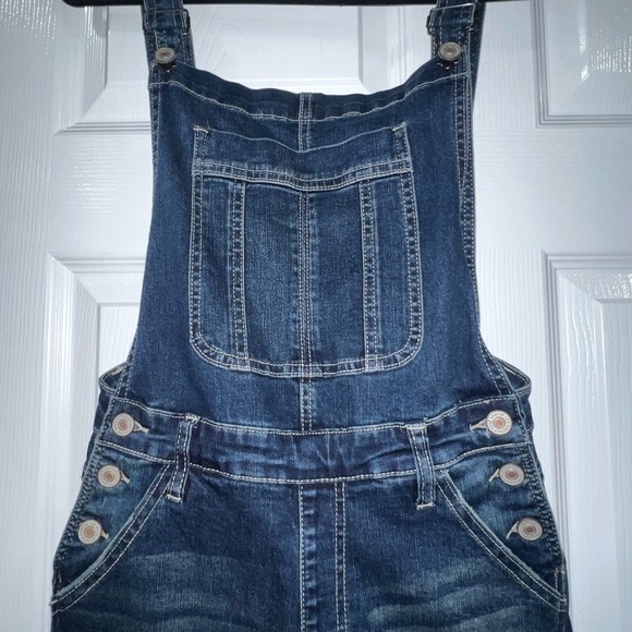 Kancan Estilo bib overalls with front pocket. Great distressed look. - Picture 2 of 11